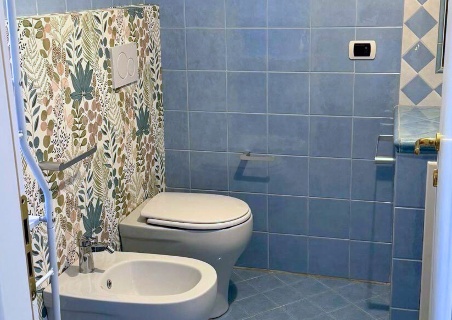 "Ivrea Centro Storico –  Splendido Trilocale con ascensore in Via Palestro, il cuore pulsante di Ivrea. Ideale per affitti brevi"