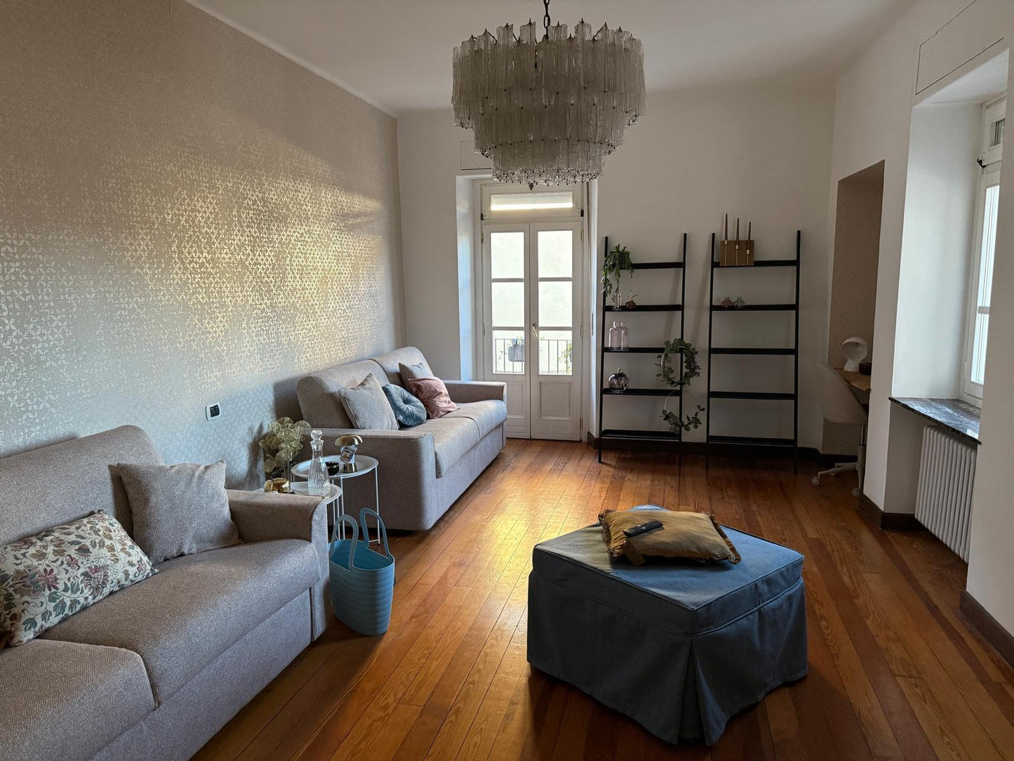 "Ivrea Centro Storico –  Splendido Trilocale con ascensore in Via Palestro, il cuore pulsante di Ivrea. Ideale per affitti brevi"