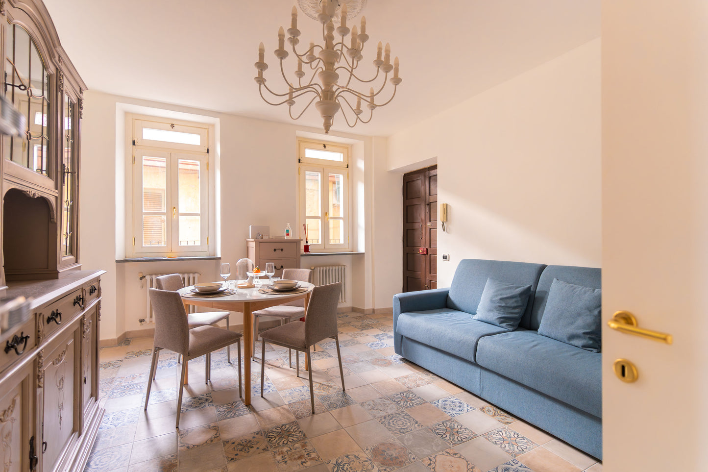 Historic Center of Ivrea – Warm, Pet-Friendly Apartment, Sleeps up to 9 (Via Palestro 86)